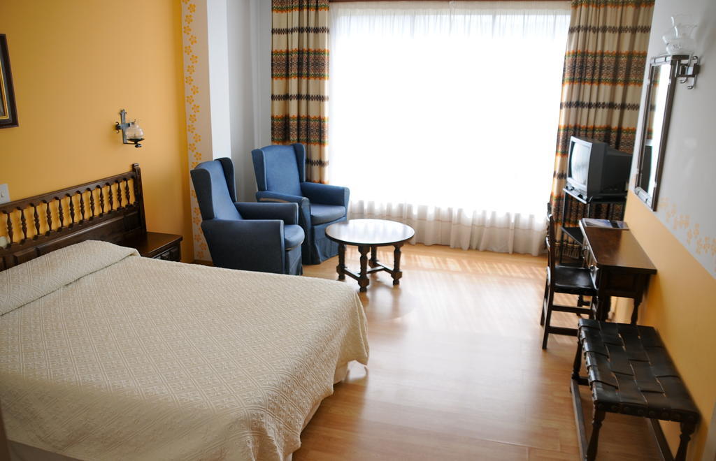 Hotel Eumesa Puentedeume Pokoj fotografie